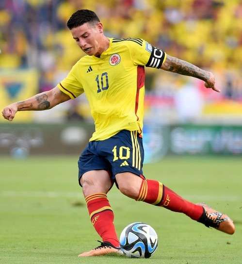 James Rodríguez anotó el primer tanto del encuentro entre colombianos y uruguayos