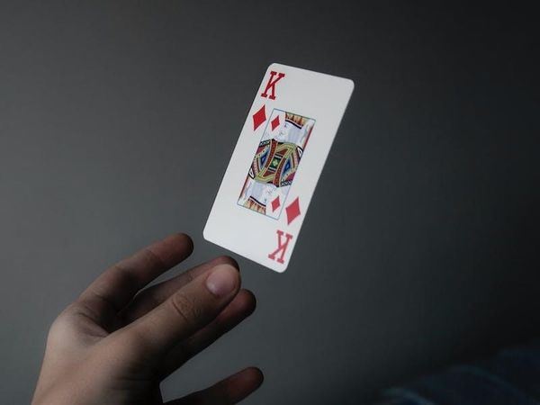 Juegos, Bonos y Comodidad: Explorando las Razones para Elegir Casinos Online