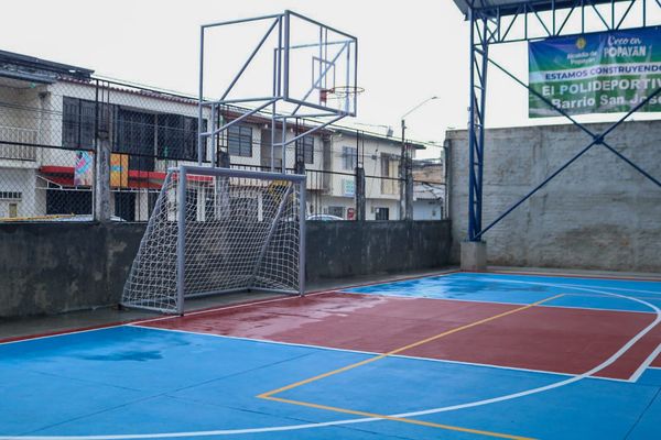 Alcaldía entrega polideportivo en el barrio San José de Popayán