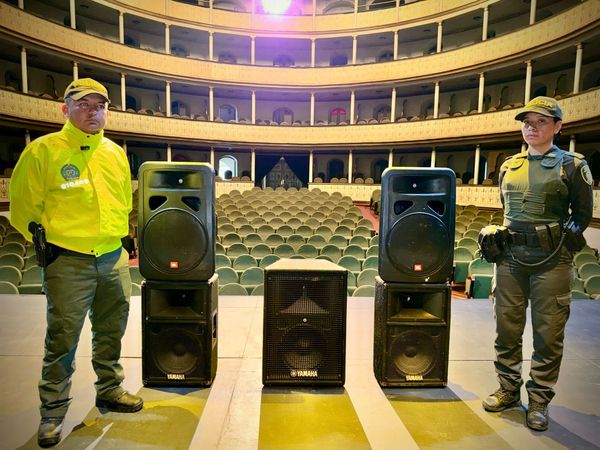 Menos mal recuperan cabinas de sonido del teatro 'Guillermo León Valencia'