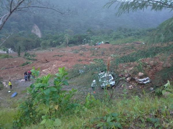 Mortal derrumbe en la vía Quibdó-Medellín