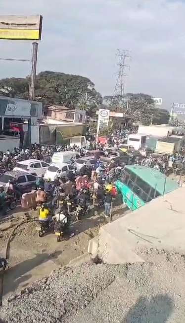 La 'mama' de los trancones en el puente de Juanchito