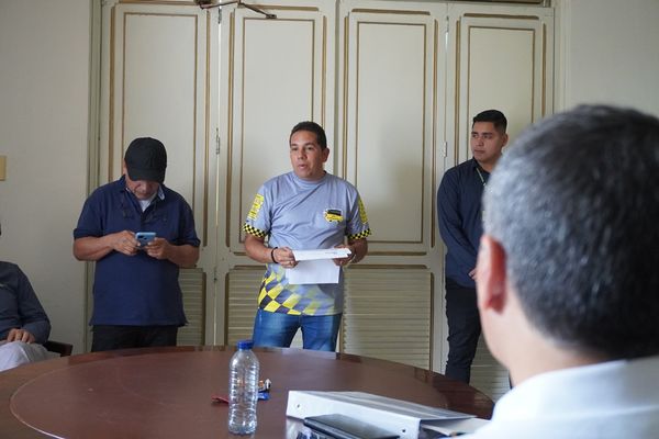 Taxistas desisten de cese de actividades gracias a gestión del Alcalde de Popayán
