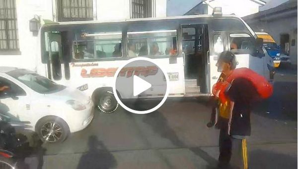 Así es el caos vial que se registra en pleno sector histórico de Popayán