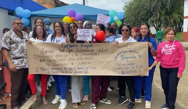 Plantón para exigir respeto a la vida del personal médico del hospital de Suárez, Cauca