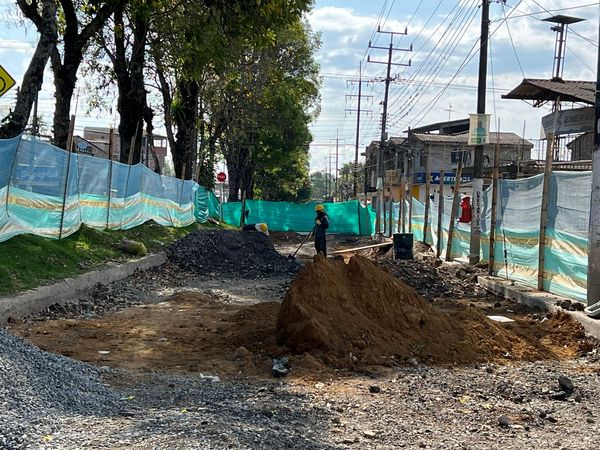 Avances en la pavimentación de dos calles en el barrio los comuneros generan complacencia en la comunidad