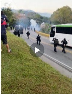 Policías logran desbloquear la vía Popayán-Cali