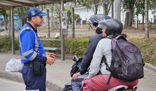 ¡A usar casco! Tránsito comenzó a imponer multas a motociclistas que no lo usan