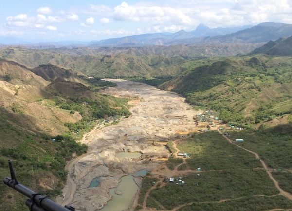 Extracciones ilegales continúan afectando el río Sambingo