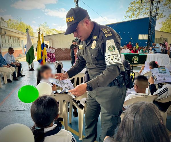 Clausura del programa antidrogas en el Colegio José Eusebio Caro: Un compromiso con la prevención del consumo de sustancias psicoactivas y la violencia