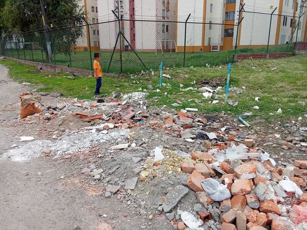 Cuando los payaneses deben caminar en medio de la basura