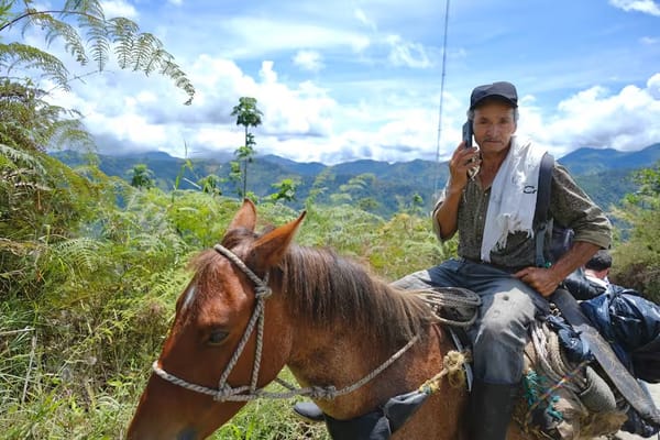 Gobierno fortalece la conectividad en El Plateado con internet satelital y de fibra óptica