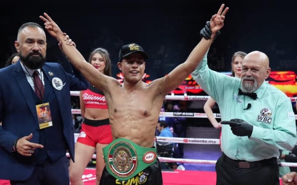 Pegando duro, el boxeador payanés Juan David Anacona Fajardo se coronó campeón Mundial Juvenil del CMB peso pluma en México