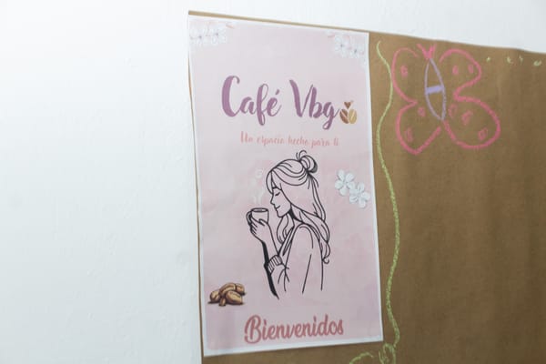 "Tomémonos un café y hablemos de violencias contra la mujer"