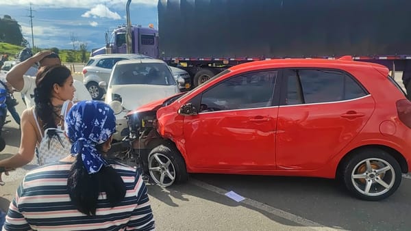 Grave accidente en la Variante Norte: cuatro vehículos involucrados