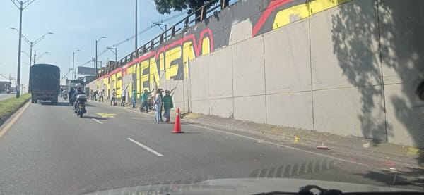 Alcaldía de Medellín censura a la juventud que a través del arte cuestiona al expresidente Álvaro Uribe