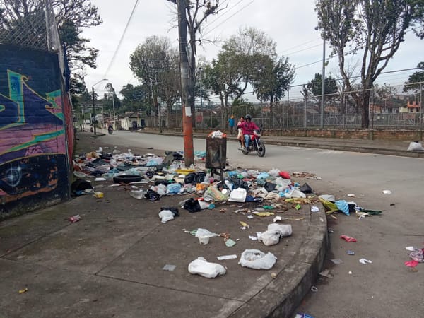 Este el basurero crónico que hay sobre la carrera tercera con calle doce de Popayán