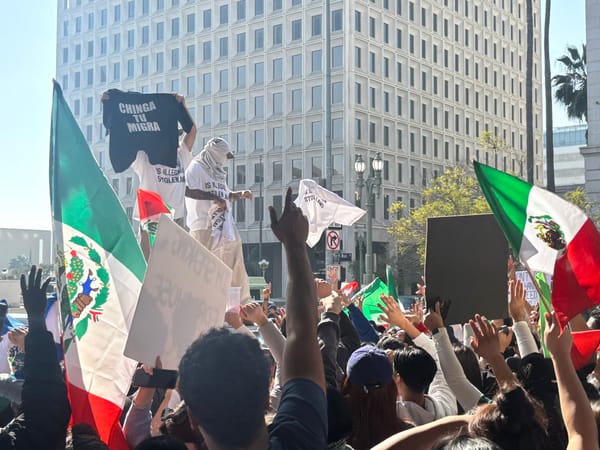 Latinos protestaron contra Donald Trump