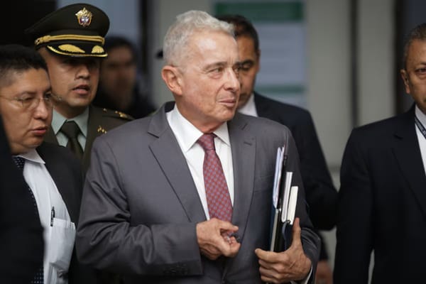 Se cumplió un día más del juicio contra Álvaro Uribe Vélez por soborno a testigos