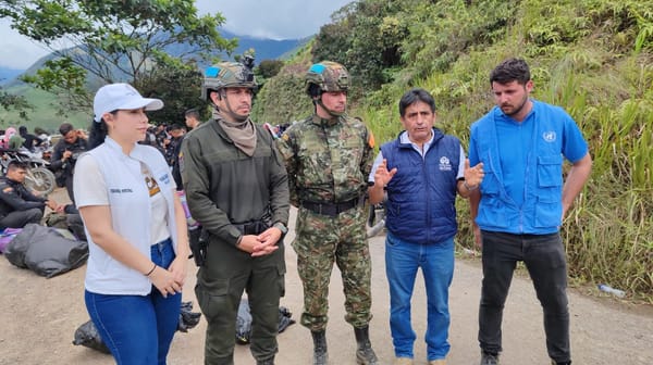 Así fue el pulso entre las comunidades del Cañón del Micay y el gobierno, el cual terminó con la entrega de los policías y el oficial militar a una comisión humanitaria