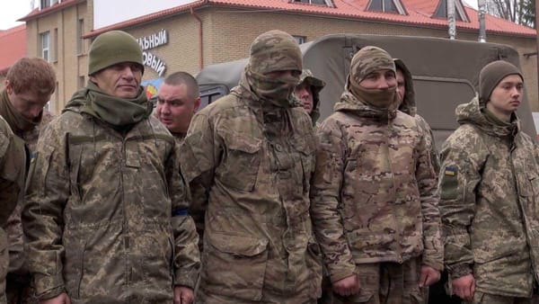 Rusia y Ucrania pactaron intercambiar 1.000 soldados por cada bando; el mayor canje de prisioneros de guerra