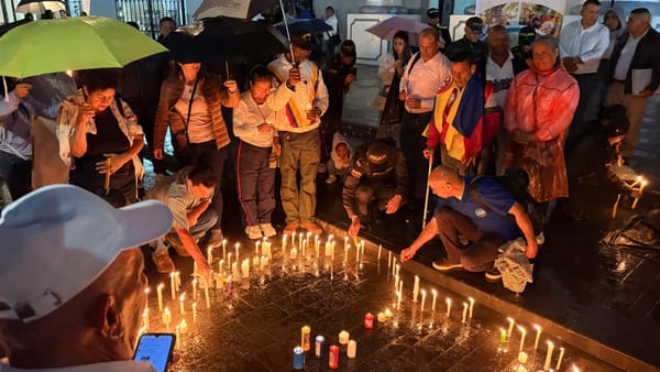 Popayán se une en oración por la Fuerza Pública: comunidad y autoridades participan en emotiva velatón