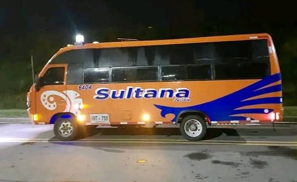 Niña murió tras ser arrollada por una buseta