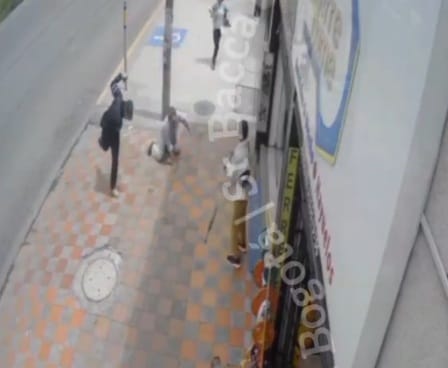 Brutal ataque con arma blanca contra dos mujeres; una de ellas después murió