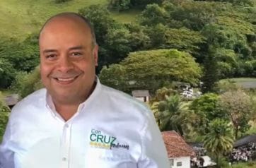 Policía capturó a exconcejal y funcionario de la SAE tras ser sorprendido  excavando en una propiedad incautada a un narcotraficante