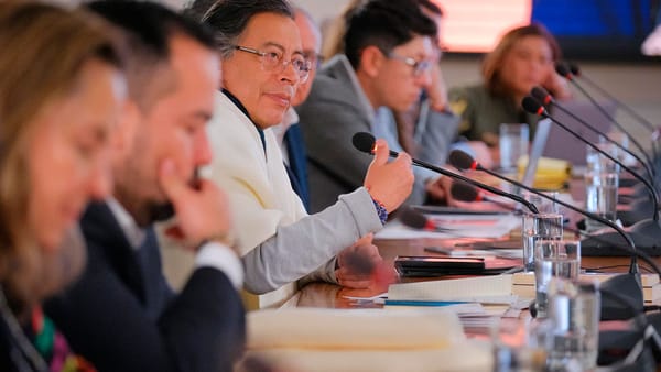 Presidente Gustavo Petro se defiende: esto dijo sobre los capos en la tarima en la ciudad Medellín