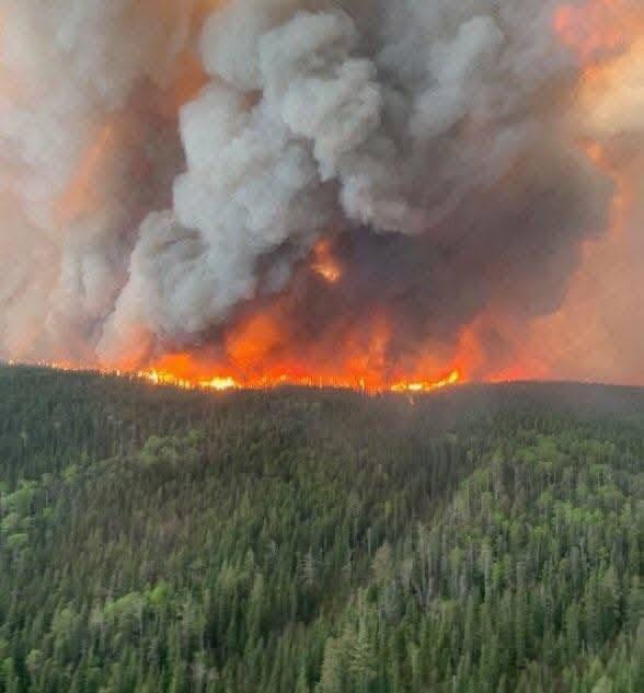 Se incrementaron las evacuaciones por los incendios forestales en el noroeste de Canadá