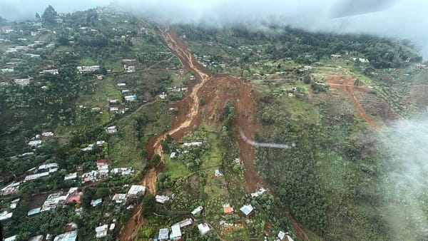 Continúa la atención de las familias afectas por el deslizamiento entre Medellín y Bello