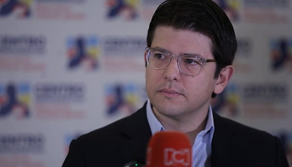 Miguel Uribe Turbay fue sometido a cirugía de urgencia por sangrado intracraneal