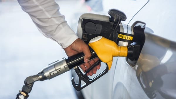 Gobierno prepara alza en el precio del diésel para vehículos particulares