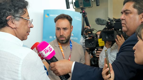 ‘El armatoste de Leyva es una conspiración con el narcotráfico y la extrema derecha’: presidente Gustavo Petro
