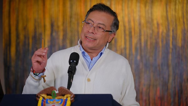 Petro asegura que la Ley 100 ha desangrado al sistema de salud en más de 100 billones de pesos