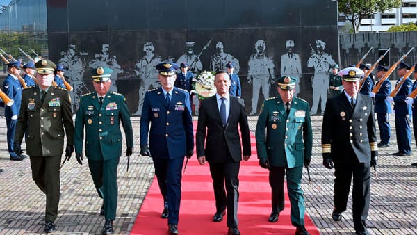 Hasta el 20 de julio, banderas a media asta para honrar a los héroes de la patria