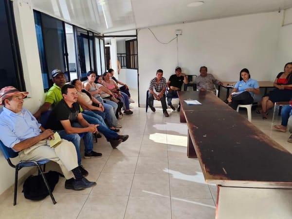La gobernación del Cauca y comunidades trabajan juntos para mejorar la vías de las zonas rurales