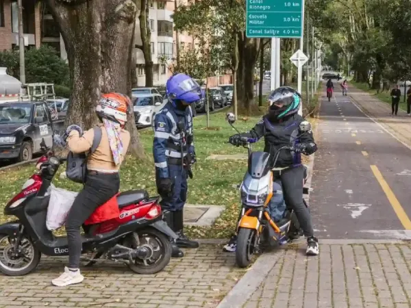 Ojo: si tienes una bici eléctrica o scooter, estas son las nuevas multas que podrían ponerte