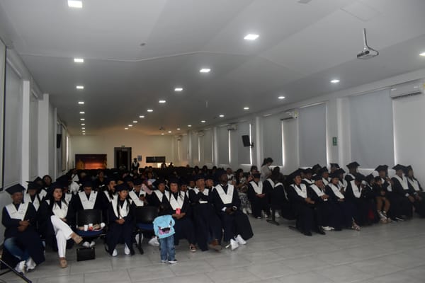 En Popayán firmantes de paz se gradúan de la Escuela de Economía Social, Solidaria y Popular