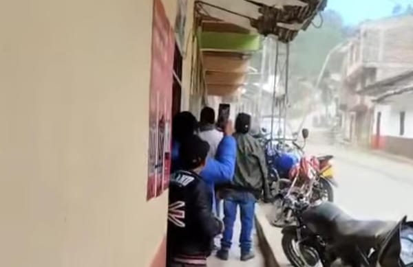 URGENTE: Fuerte ataque armado en el casco urbano de La Vega, sur del Cauca