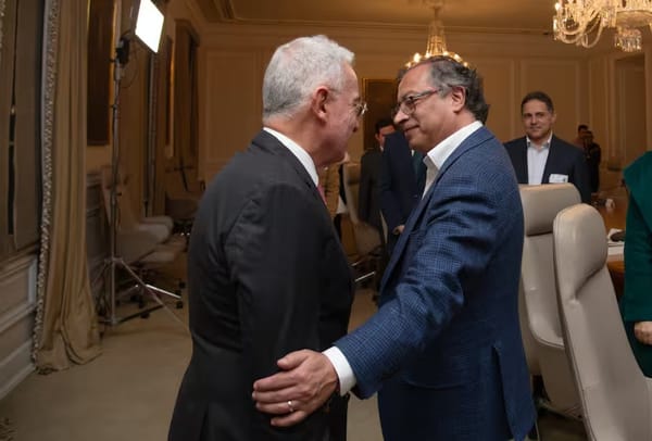El presidente Petro cuestiona: “No entiendo cómo Uribe está libre y Epa presa”