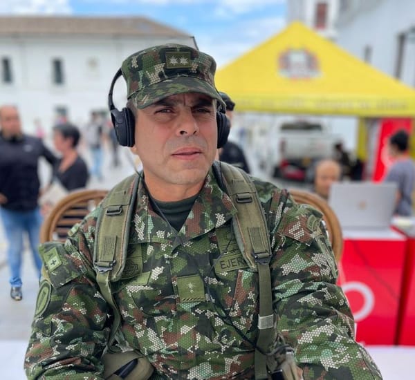 "El movimiento de los generales Mejía y Huertas obedece al afianzamiento de la doctrina paramilitar en las fuerzas militares": disidencias de las Farc