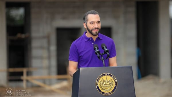 El Salvador retoma controles estrictos en colegios: uniforme impecable y corte de cabello obligatorio