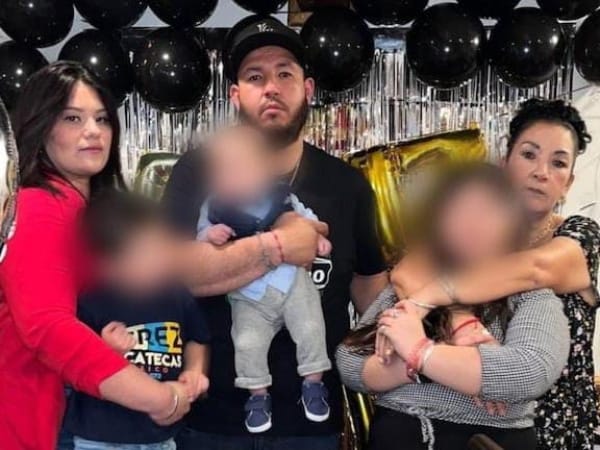 Una familia de cinco personas, incluidos tres pequeños, muere en un accidente de tránsito en Colorado, Estados Unidos