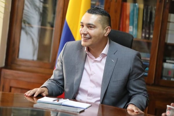 Gobernador del Cauca se reúne con alcaldes para fortalecer proyectos en el departamento