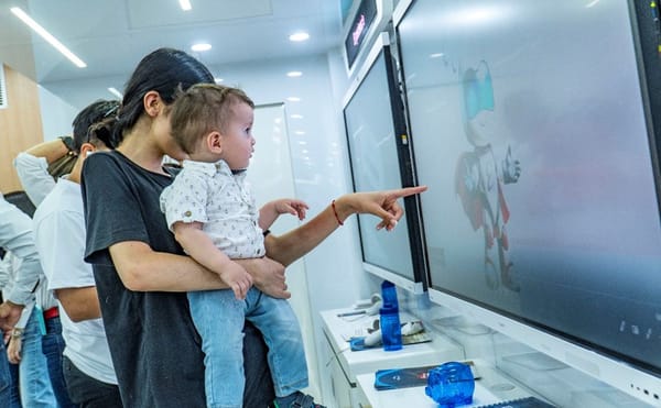 Popayán vivió una jornada de innovación tecnológica con el Show Truck de EMTEL y Huawei