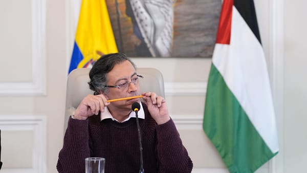 “Embajadores, que yo llamo blancos, se van del gobierno”: anuncio de Gustavo Petro sobre cambios en el servicio exterior