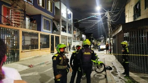 Tres heridos luego que lanzaron un explosivo contra los asistentes a una fiesta