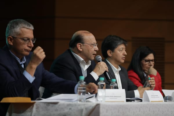 Ministro de Hacienda presenta la Ley de Financiamiento y aclara que no afecta la canasta familiar